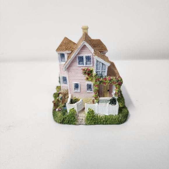 Home of the Artist Anabelle Phillips. 1998 International Resourcing Services Inc - Picture 3 of 5